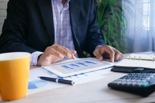 How to Effectively Navigate Personal Finance Challenges